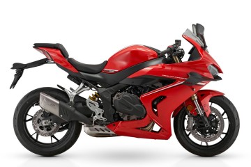 QJ MOTOR SRK 800 RR 2026 | 4-cyl. | QUICKSHIFTER | rama aluminiowa