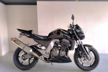 750 | Akrapovic | szyba | crashapady | mały przebieg |  Z750